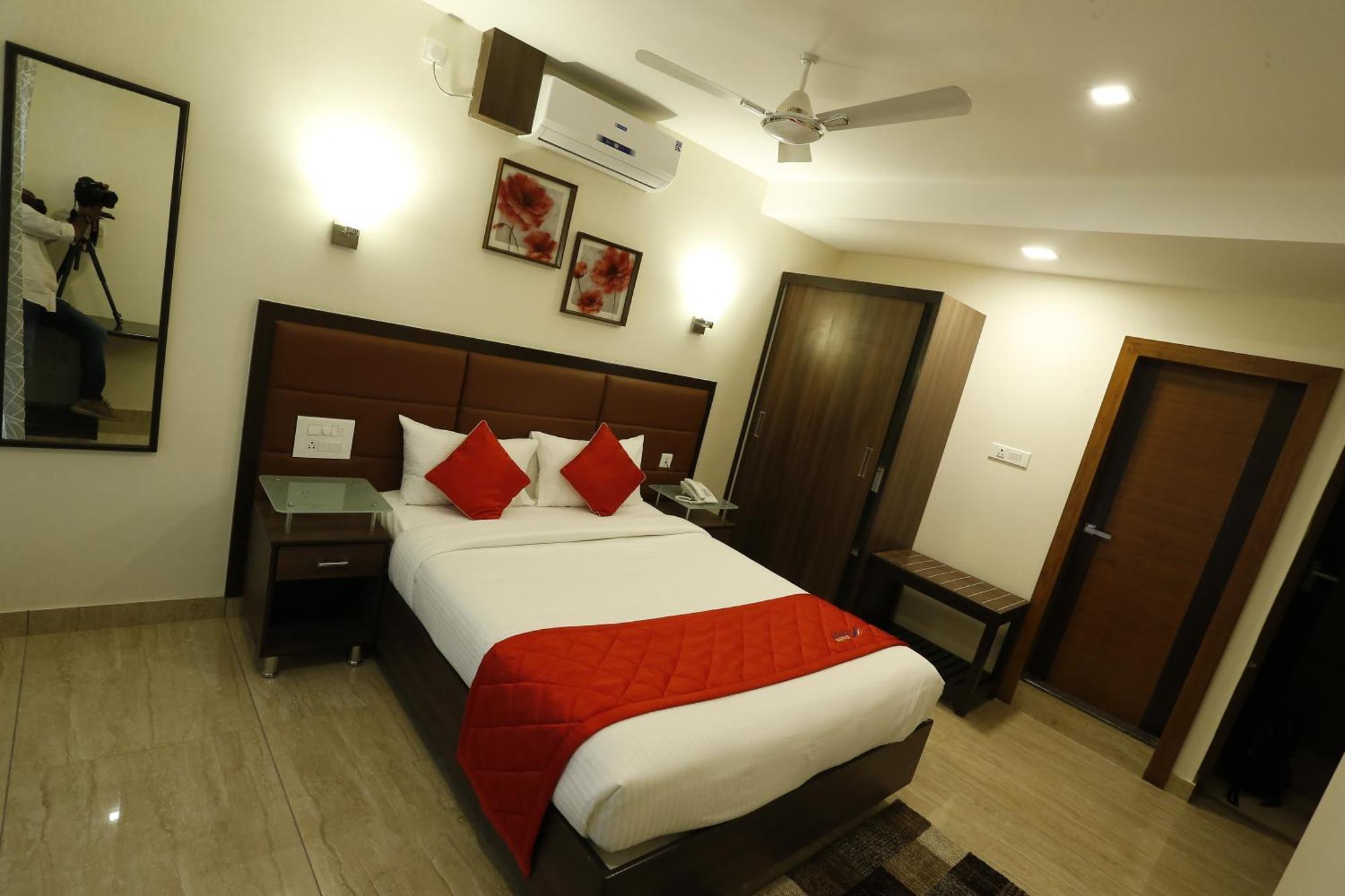 D Breeze Suites Devanahalli Eksteriør billede