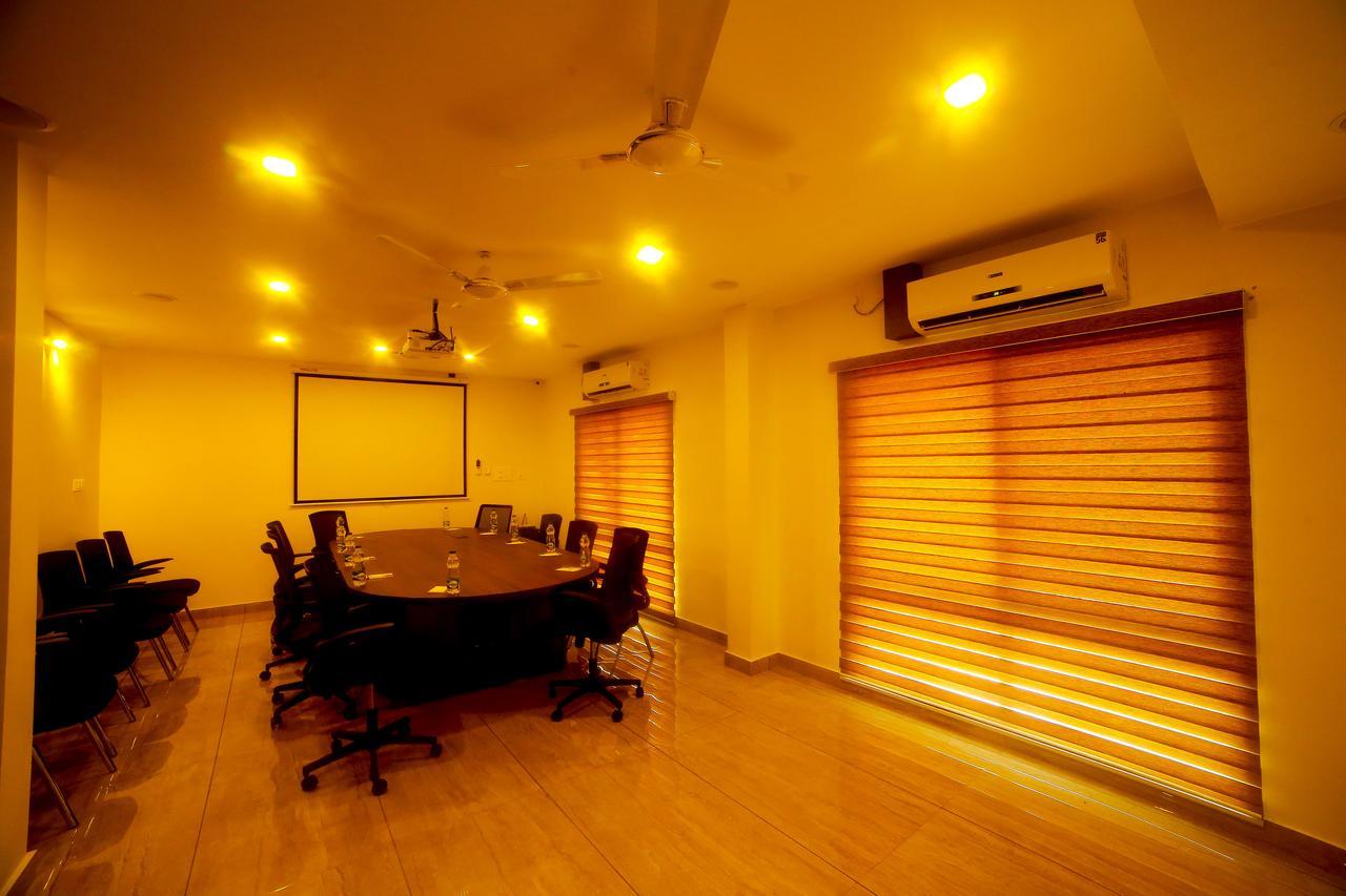 D Breeze Suites Devanahalli Eksteriør billede